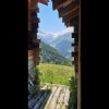Entre les deux chalets